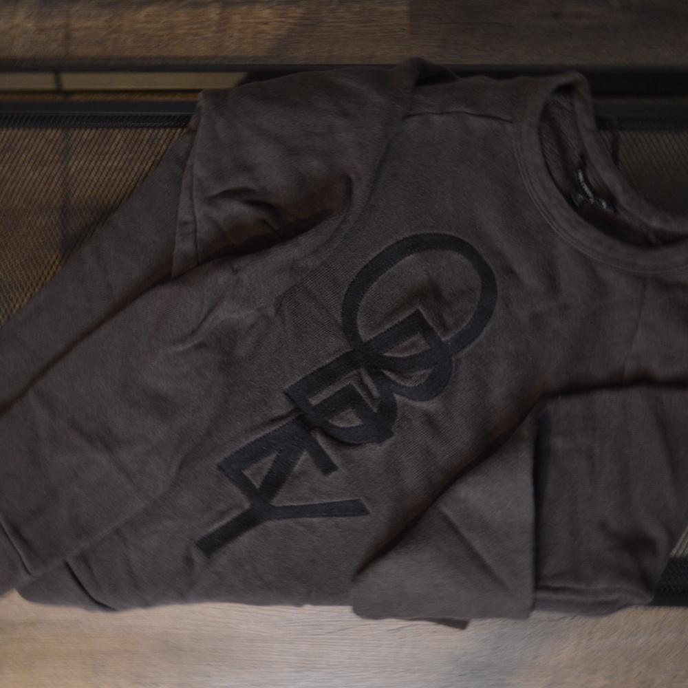 Crewneck - Picture 1 of 4